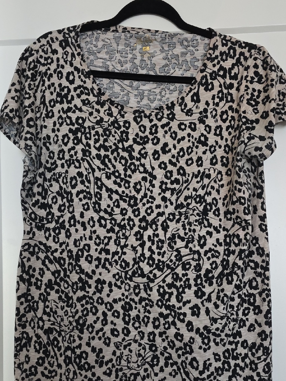 Lilly Pulitzer Neutral Leopard Print Short Sleeve Tee